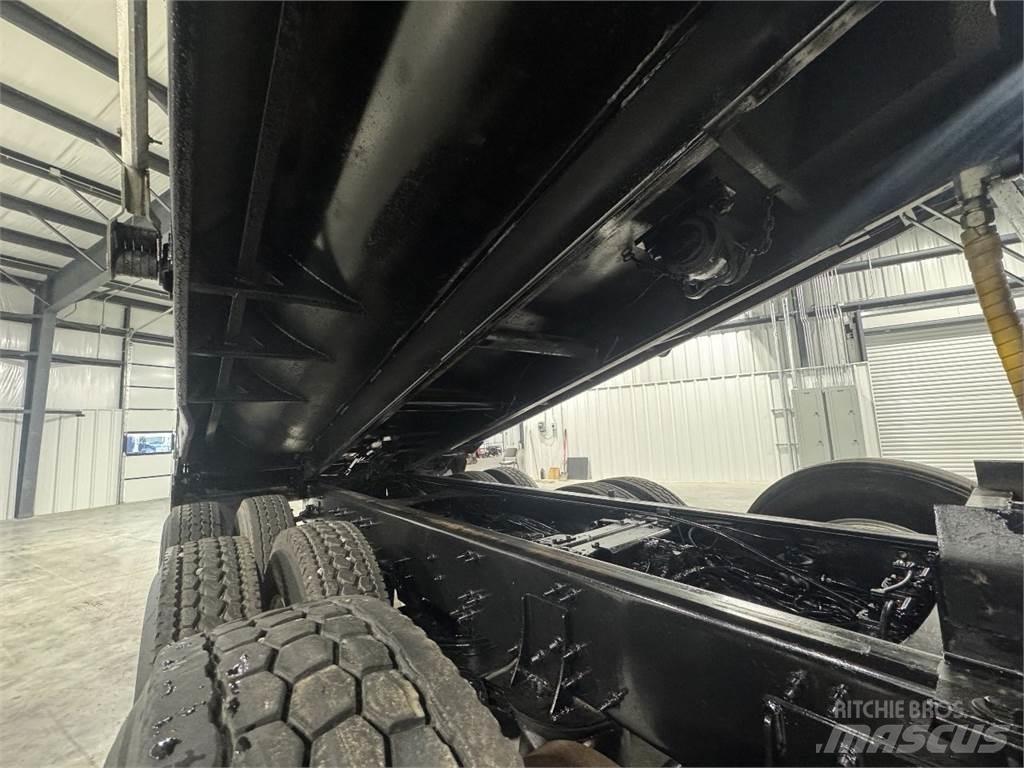 Mack GU713 Sklápěče