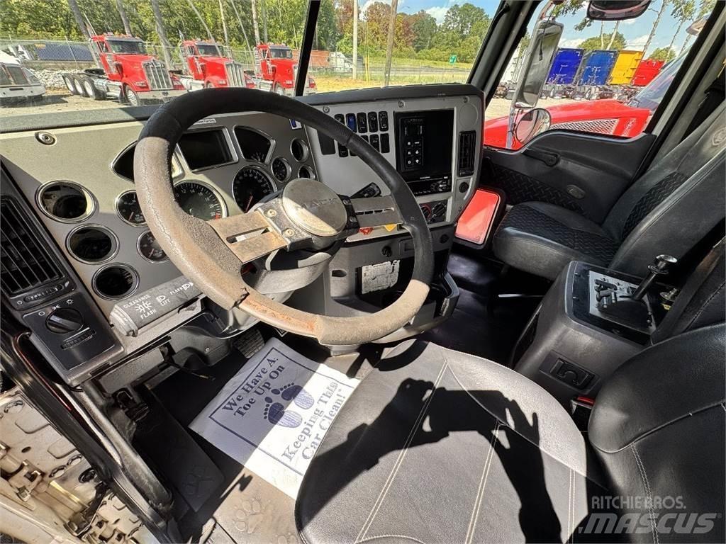 Mack GU713 Sklápěče