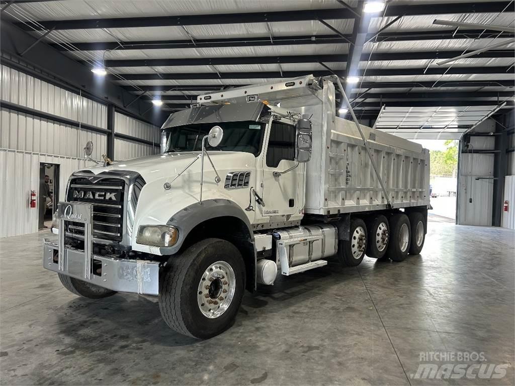 Mack GU713 Sklápěče