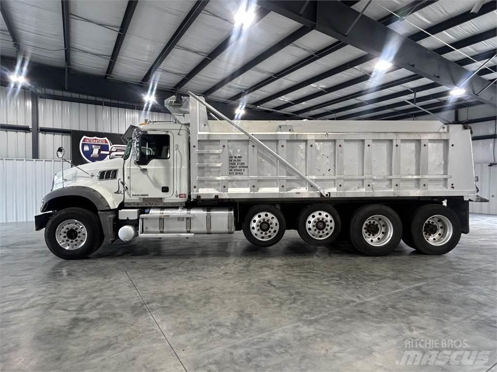Mack GU713 Sklápěče