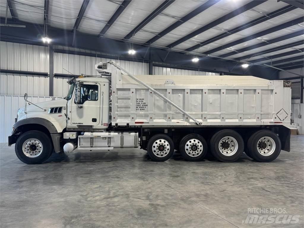 Mack GU713 Sklápěče