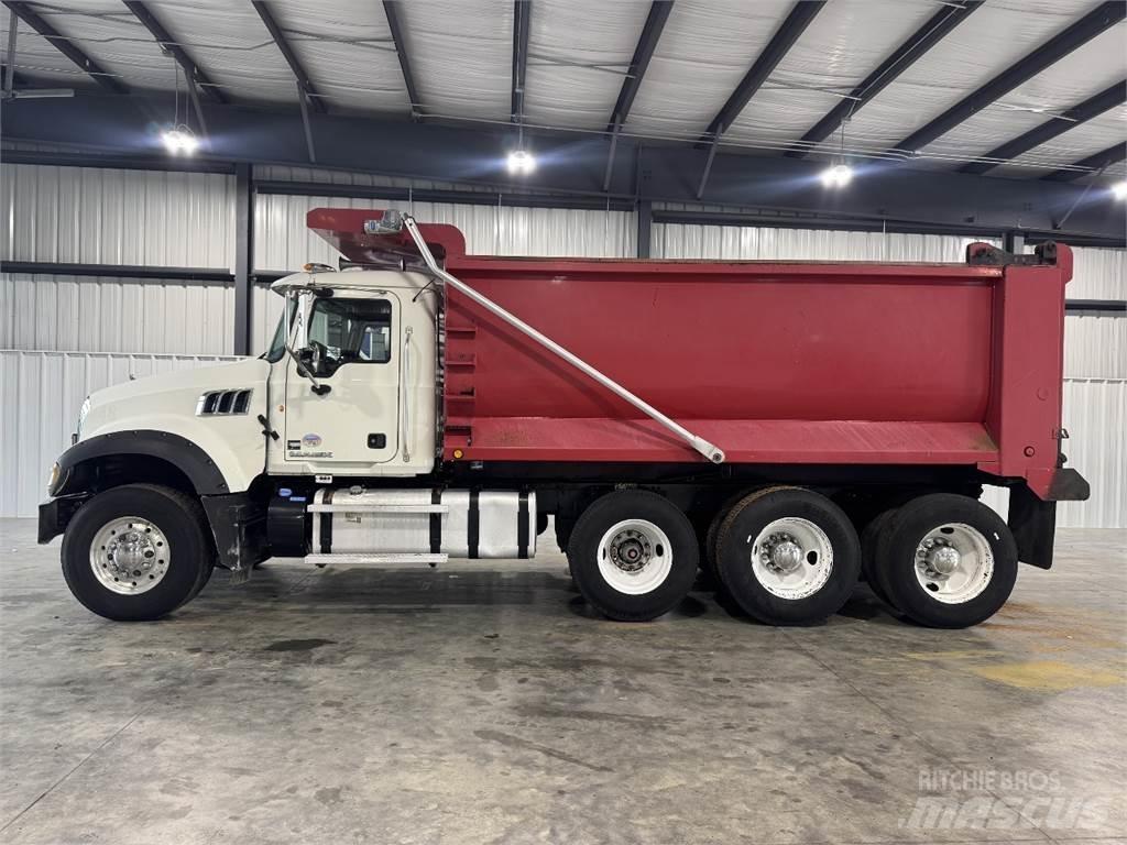 Mack GU713 Sklápěče