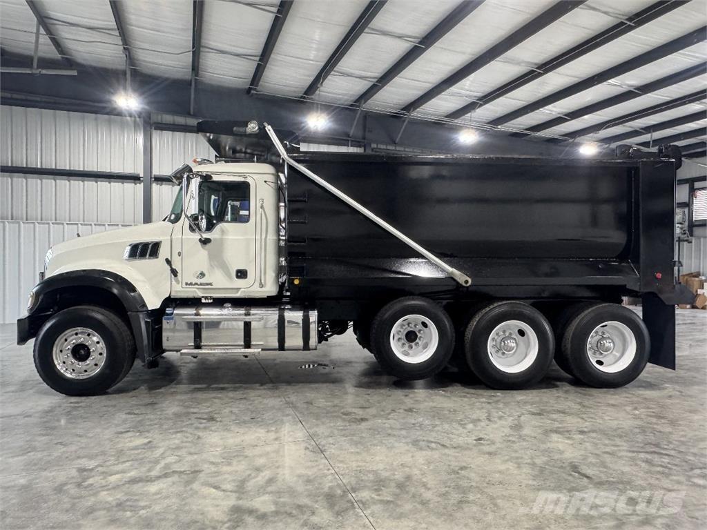 Mack GU713 Sklápěče