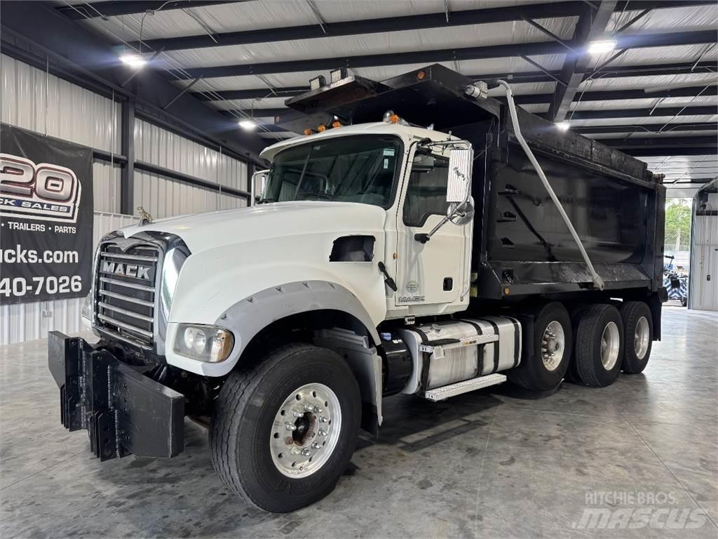 Mack GU713 Sklápěče