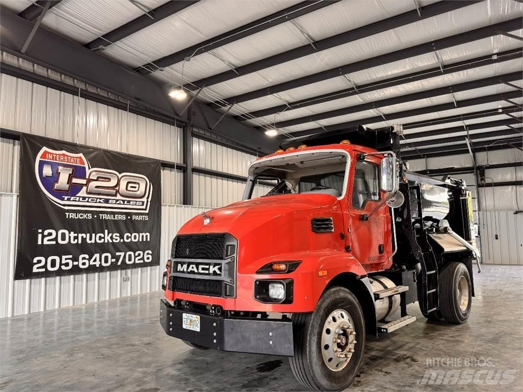 Mack MD6 Sklápěče