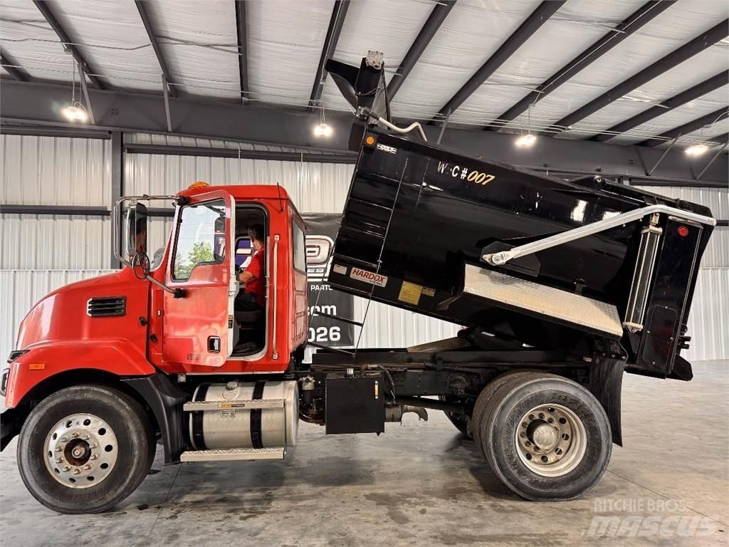 Mack MD6 Sklápěče
