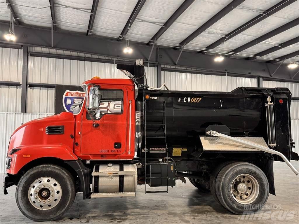 Mack MD6 Sklápěče