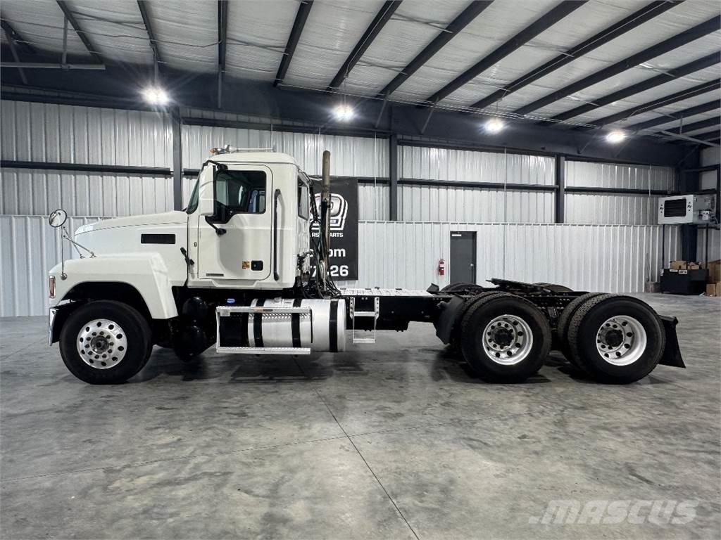 Mack Pinnacle Tahače