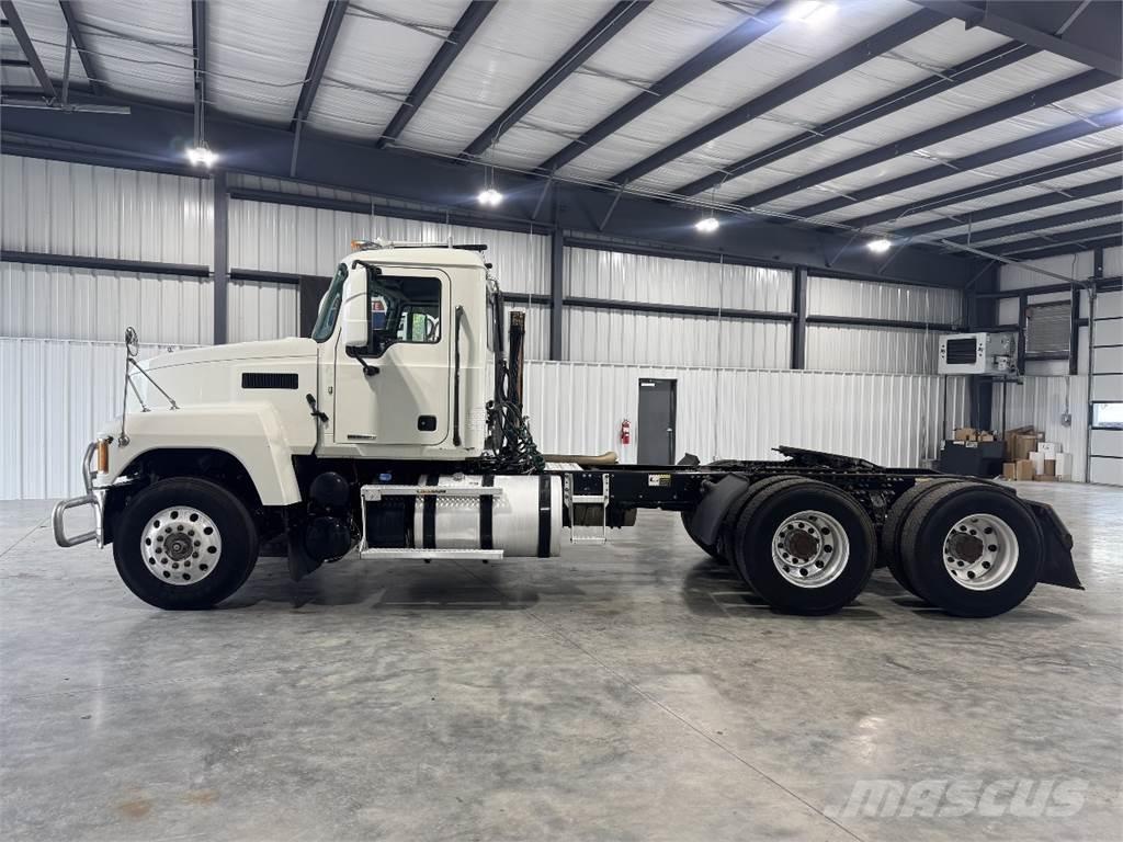 Mack Pinnacle Tahače