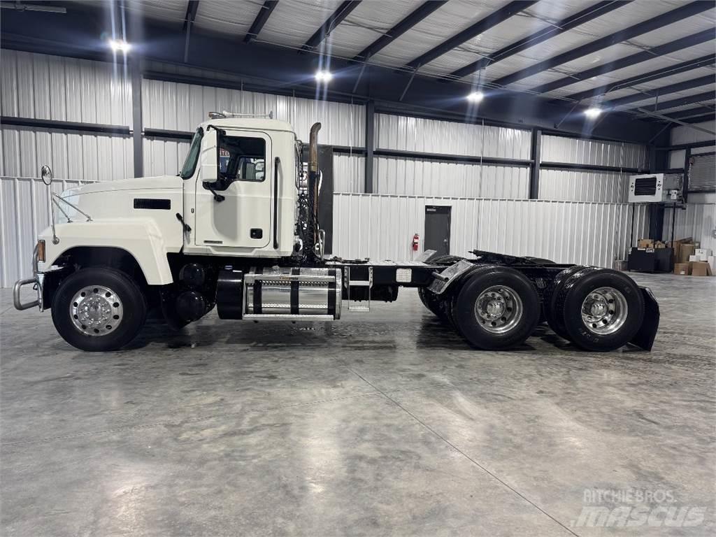 Mack Pinnacle 64T Tahače