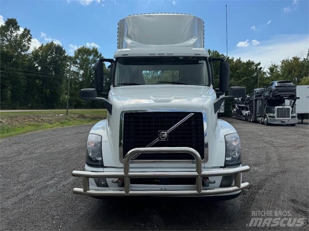 Volvo VNL42T300 Tahače