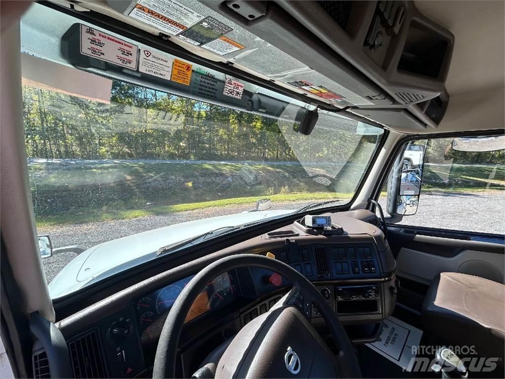 Volvo VNL42T300 Tahače