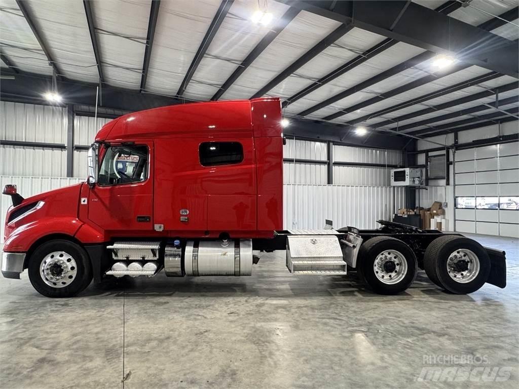 Volvo VNL64T740 Tahače