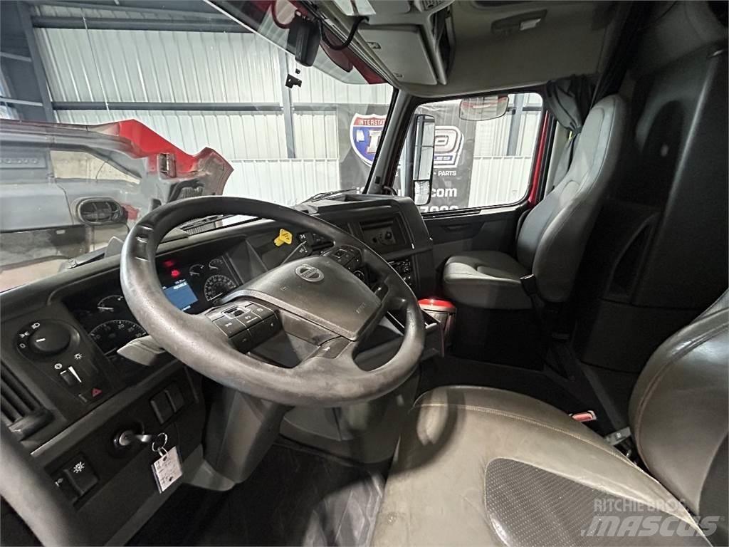 Volvo VNL64T740 Tahače