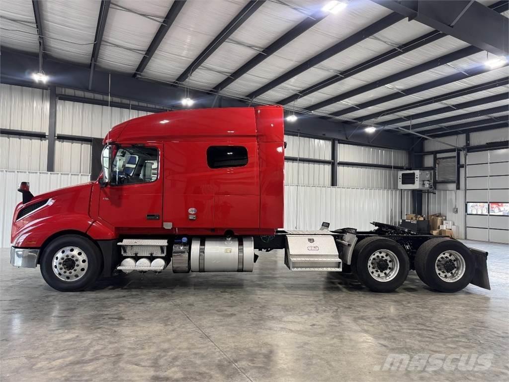 Volvo VNL64T740 Tahače
