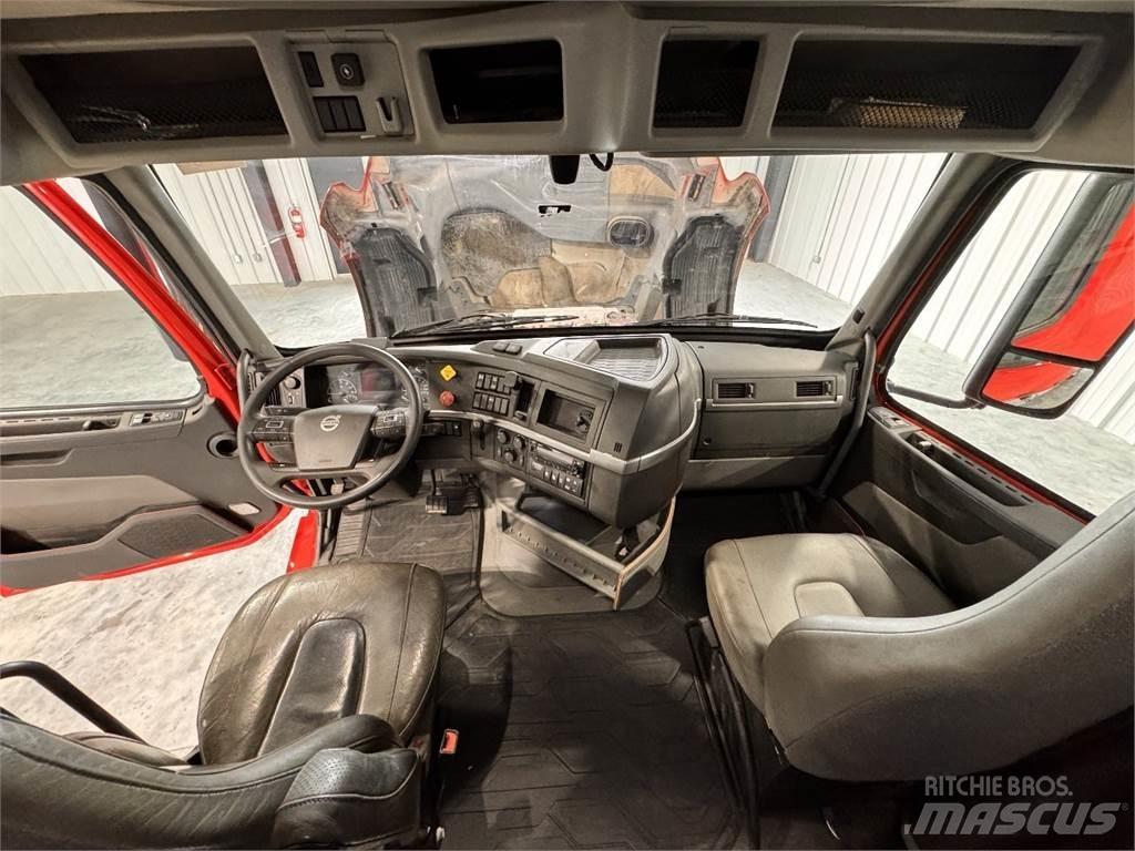 Volvo VNL64T740 Tahače