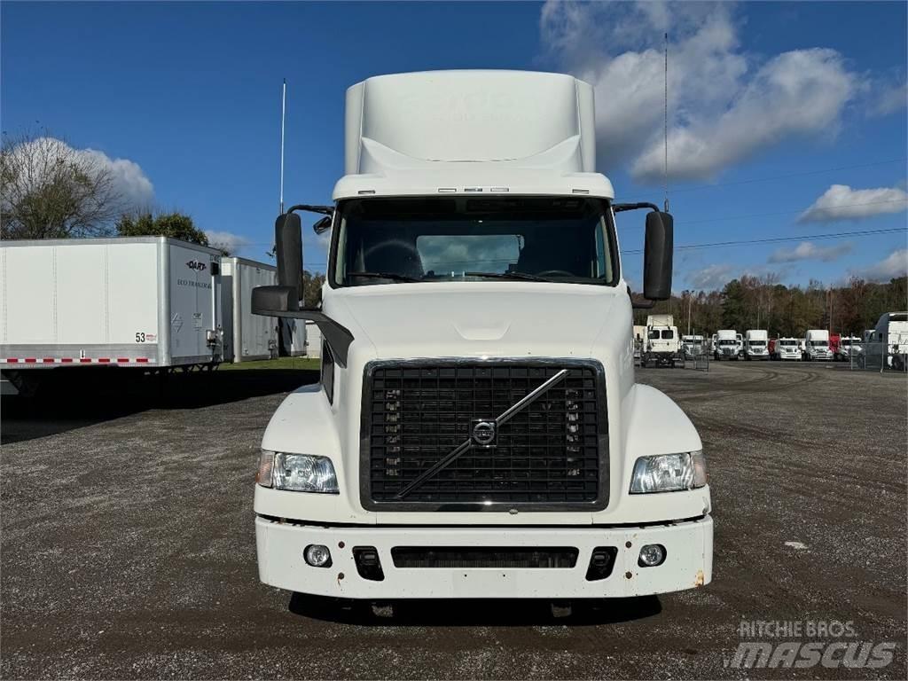 Volvo VNM64T200 Tahače