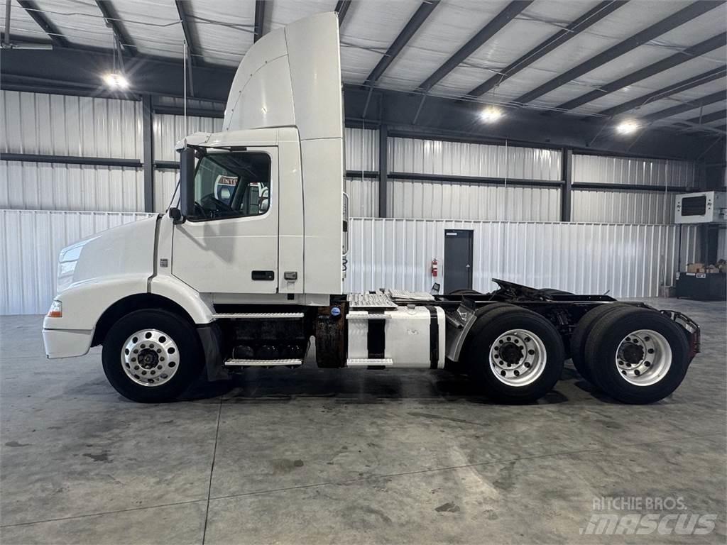 Volvo VNM64T200 Tahače