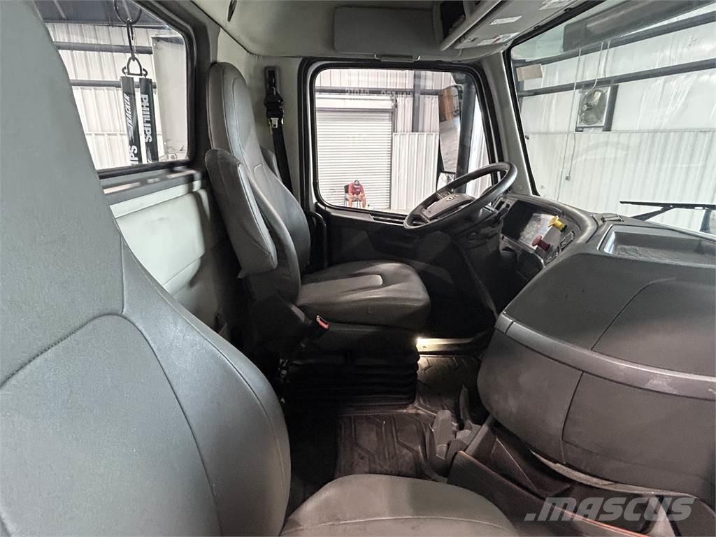 Volvo VNR64T300 Tahače