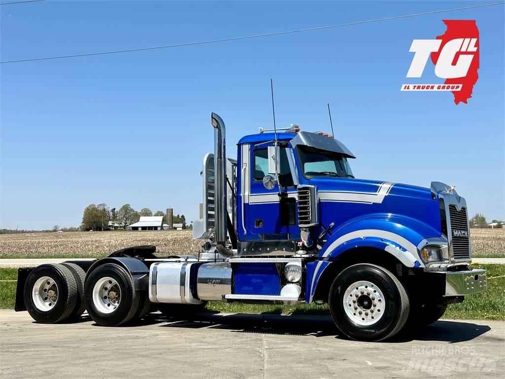 Mack Titan TD713 Tahače