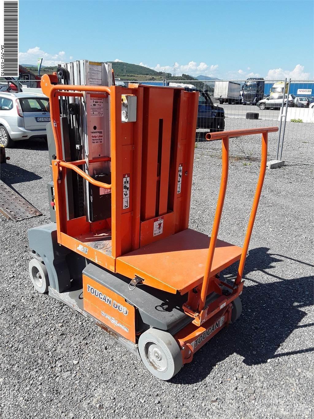 JLG Toucan duo Vertikální sloupové výtahy