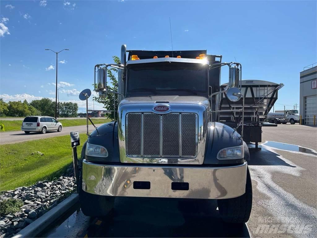 Peterbilt 348 Sklápěče