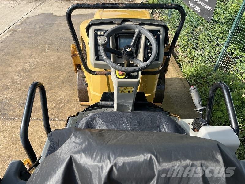 CAT CB24B Roller Tandemové válce