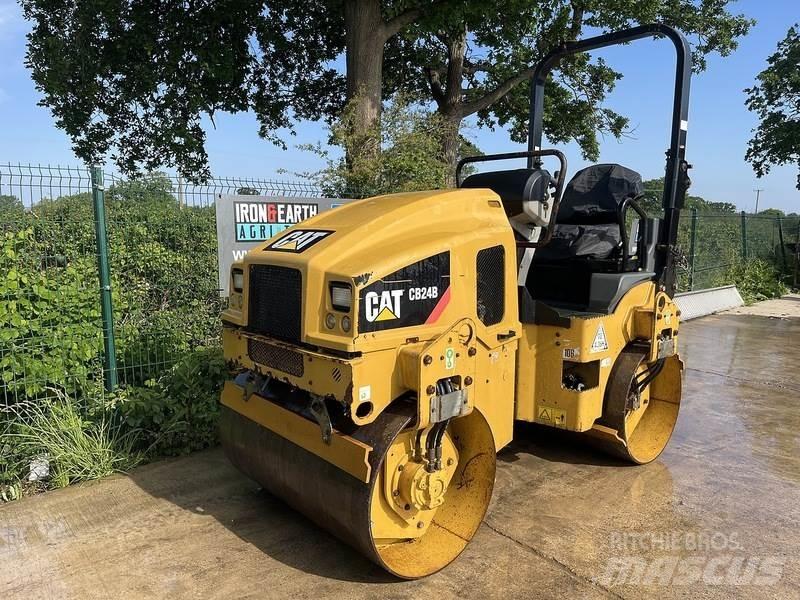 CAT CB24B Roller Tandemové válce