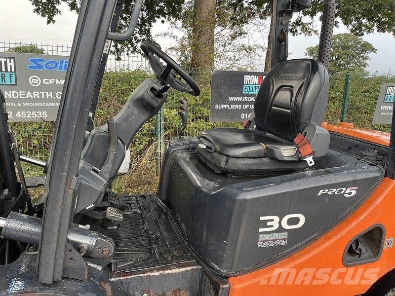 Doosan D30S-5 Další