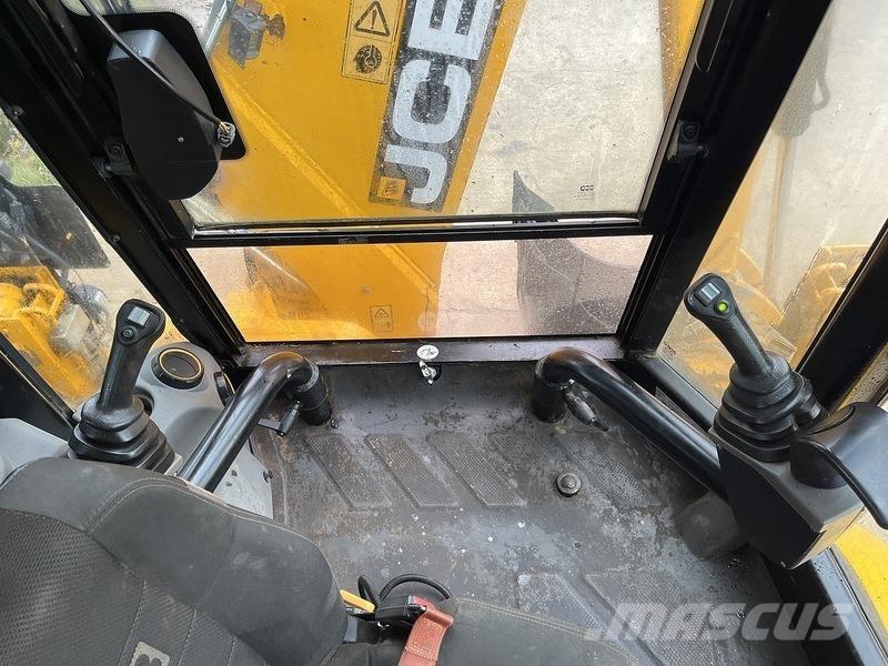JCB 3CX Compact Pásová rýpadla