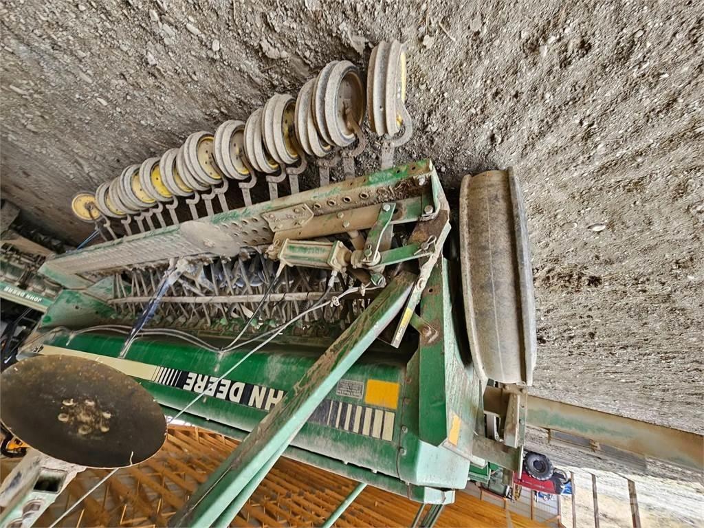 John Deere 450 Ostatní komponenty