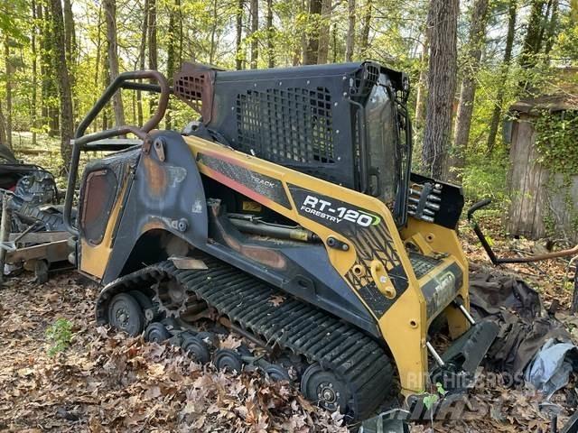 ASV RT120F Smykem řízené nakladače