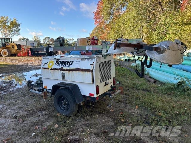 Atlas QLT M10 Osvětlovací stožáry