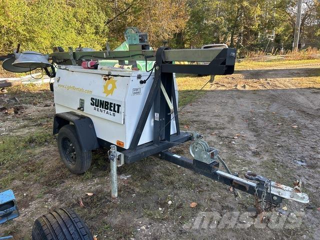 Atlas QLT M10 Osvětlovací stožáry