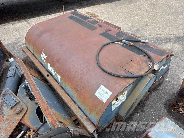 Bobcat 72 Zametací stroje