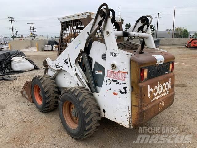 Bobcat 873 Smykem řízené nakladače