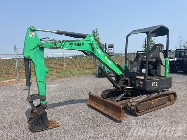 Bobcat E32 Pásová rýpadla