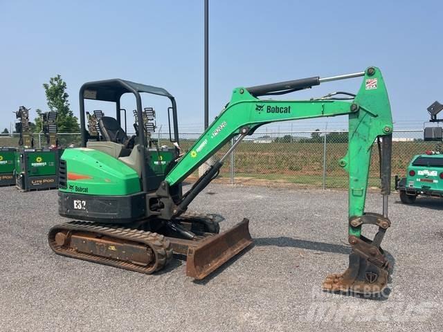 Bobcat E32 Pásová rýpadla