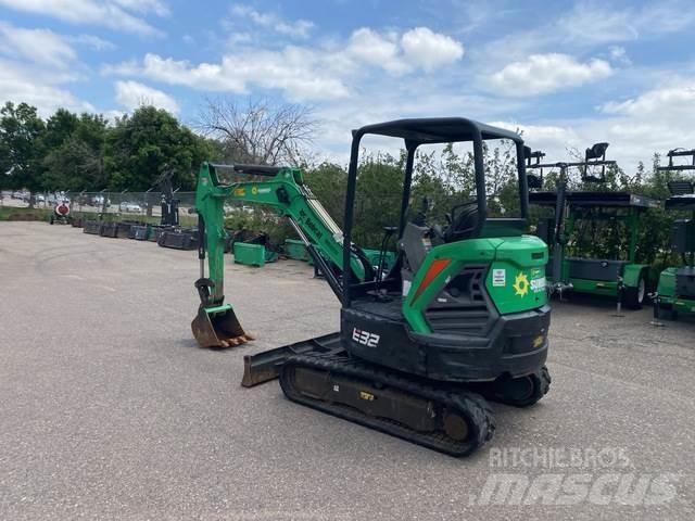 Bobcat E32 Pásová rýpadla