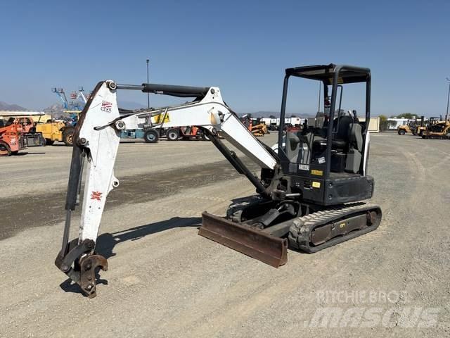 Bobcat E32I Pásová rýpadla