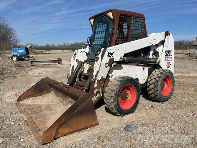Bobcat S220 Smykem řízené nakladače