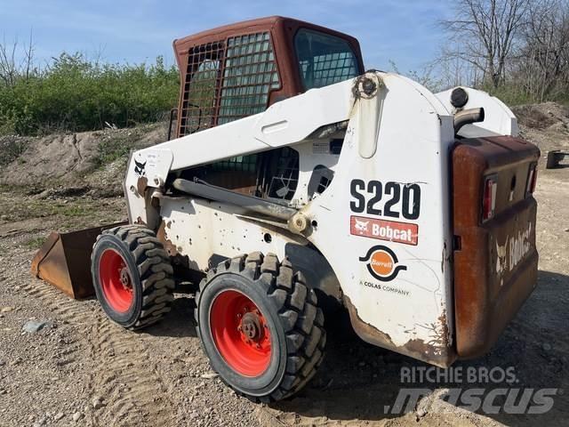 Bobcat S220 Smykem řízené nakladače