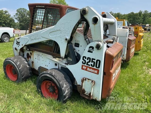 Bobcat S250 Smykem řízené nakladače