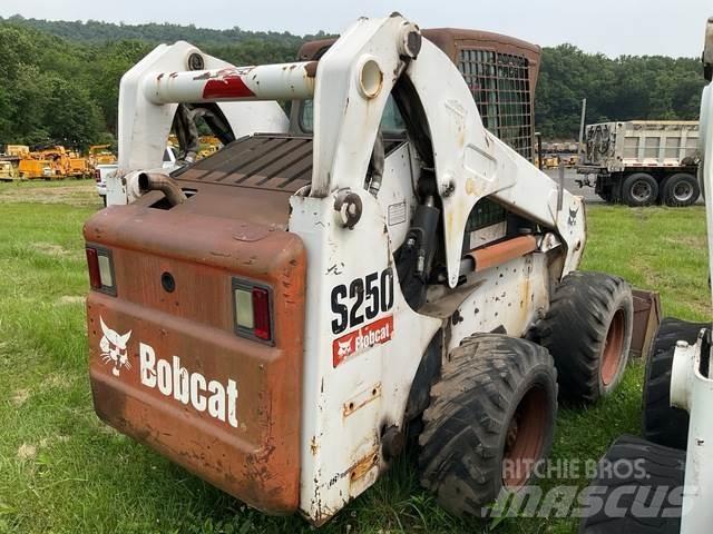 Bobcat S250 Smykem řízené nakladače