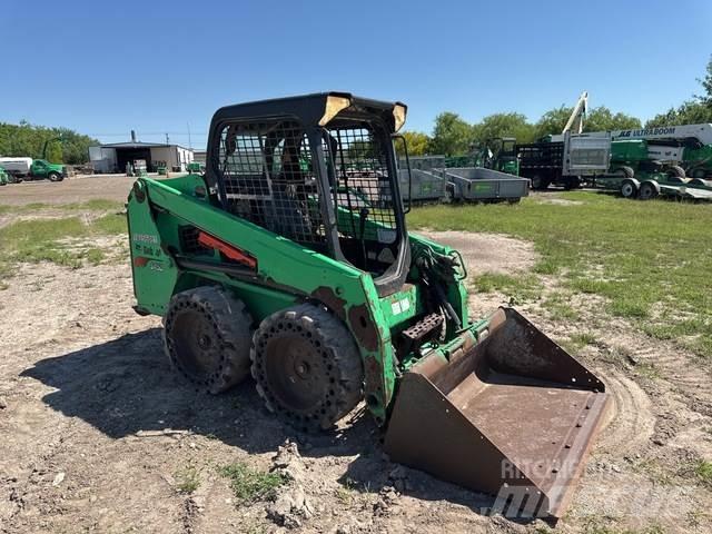 Bobcat S450 Smykem řízené nakladače