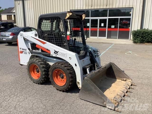 Bobcat S450 Smykem řízené nakladače