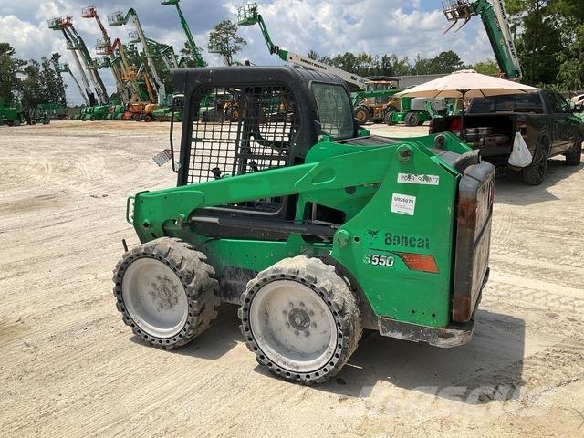 Bobcat S550 Smykem řízené nakladače