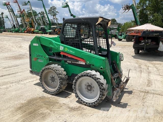 Bobcat S550 Smykem řízené nakladače