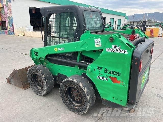 Bobcat S550 Smykem řízené nakladače