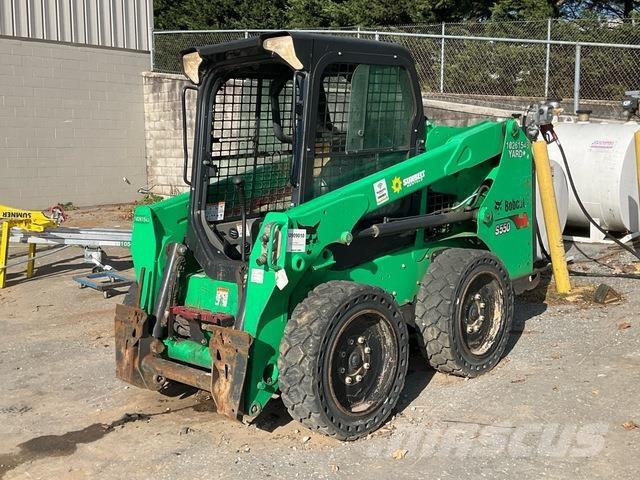 Bobcat S550 Smykem řízené nakladače